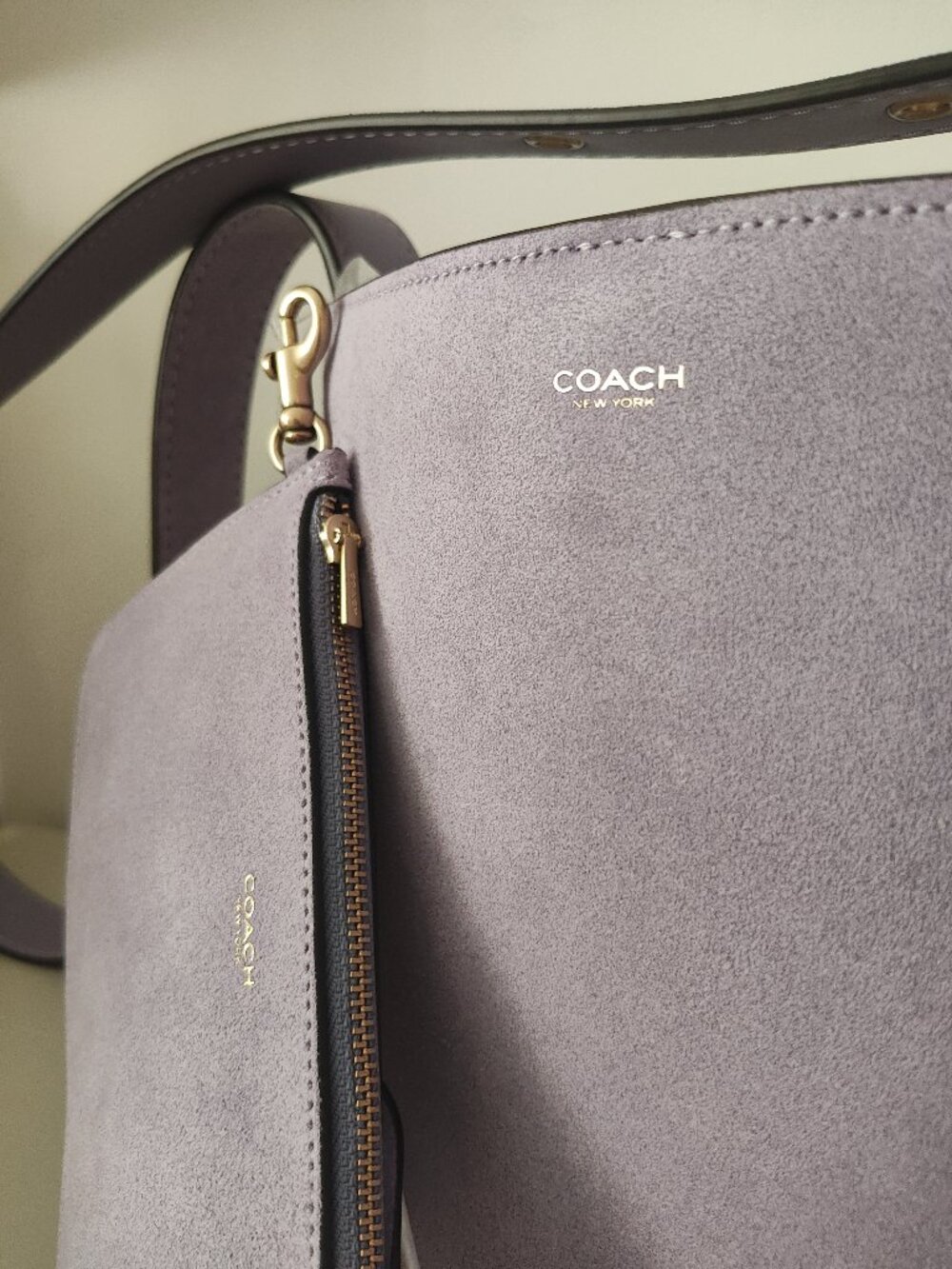 NWT Coach Bleecker Bucket 21 in Violet Mist - Picture 4 of 5
